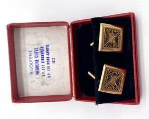PAIRE DE BOUTONS DE MANCHETTE en or (750)...